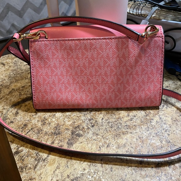 Michael Kors - Picture 3 of 6